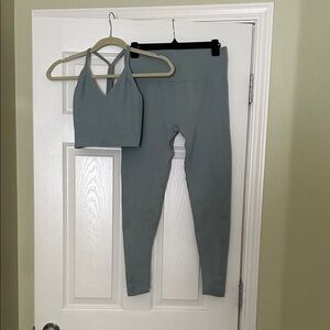 Set Active Ribbed Set in Grey/Blue